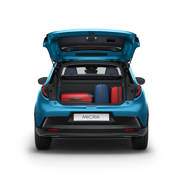 Vue arrière de la nouvelle Nissan MICRA avec le coffre ouvert